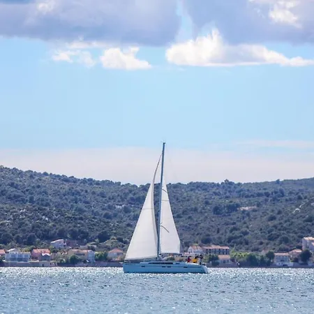 Haus Jelena アパート *